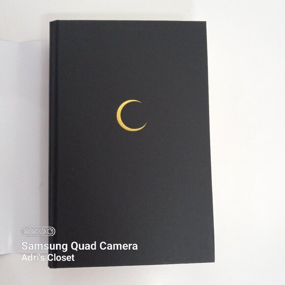 House of Flame and Shadow Digitally Signed Barnes and Noble Exclusive Ha… - Picture 3 of 13